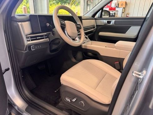 Used 2026 Hyundai Santa Fe SEL FWD image 8