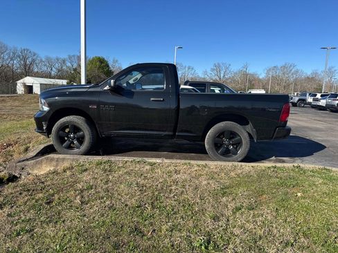 Used 2017 RAM 1500 Express w/ Black Ram 1500 Express Group image 11