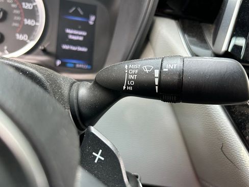 Used 2020 Toyota Corolla SE FWD image 19