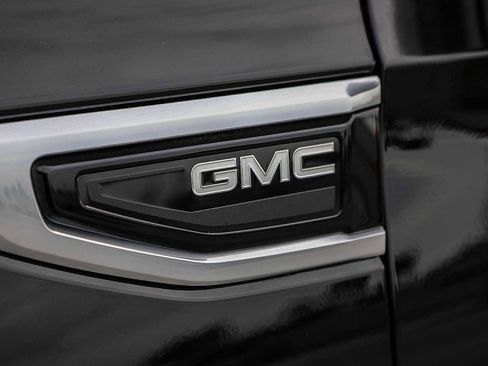Used 2022 GMC Yukon XL Denali image 28