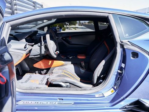 Used 2024 Lamborghini Huracan Tecnica RWD image 36