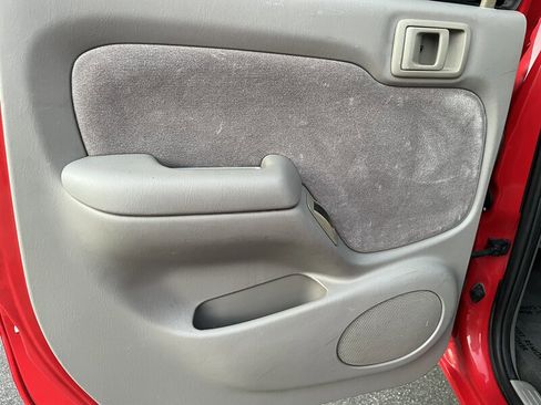 Used 2004 Toyota Tacoma PreRunner image 22