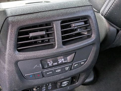 Used 2016 Honda Pilot Touring image 24