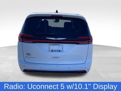 Used 2024 Chrysler Pacifica Touring-L
