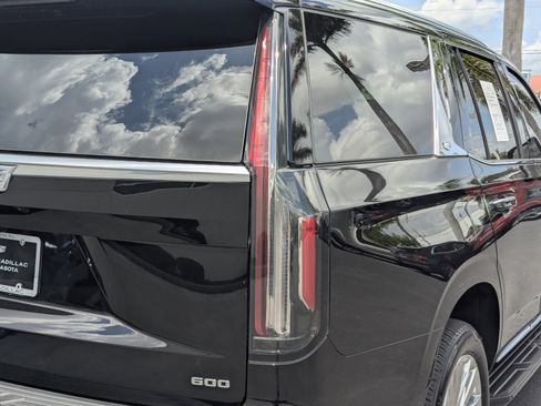Certified 2023 Cadillac Escalade Premium Luxury w/ LPO, Illumination Package AWD/4WD image 10