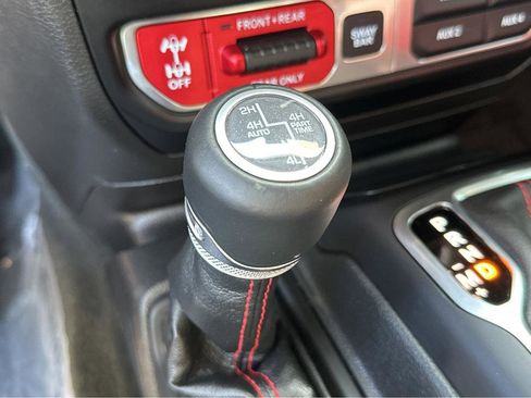 Used 2023 Jeep Wrangler Unlimited Rubicon 4xe image 28