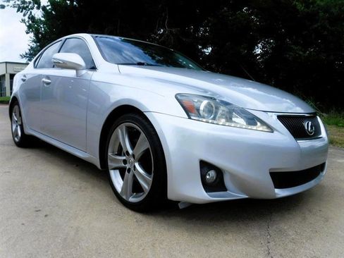 Used 2011 Lexus IS 250 w/ Premium Pkg Value Edition RWD image 3