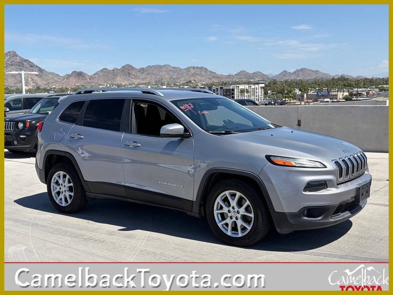 Used 2015 Jeep Cherokee Latitude FWD image 1
