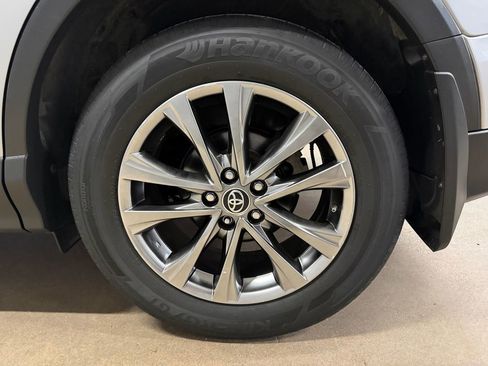Used 2018 Toyota RAV4 Limited w/ All Weather Liner Package AWD/4WD image 31