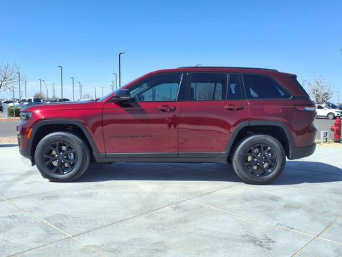 New 2025 Jeep Grand Cherokee Altitude image 3