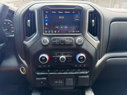 Used 2022 GMC Sierra 2500 AT4 AWD/4WD image 9