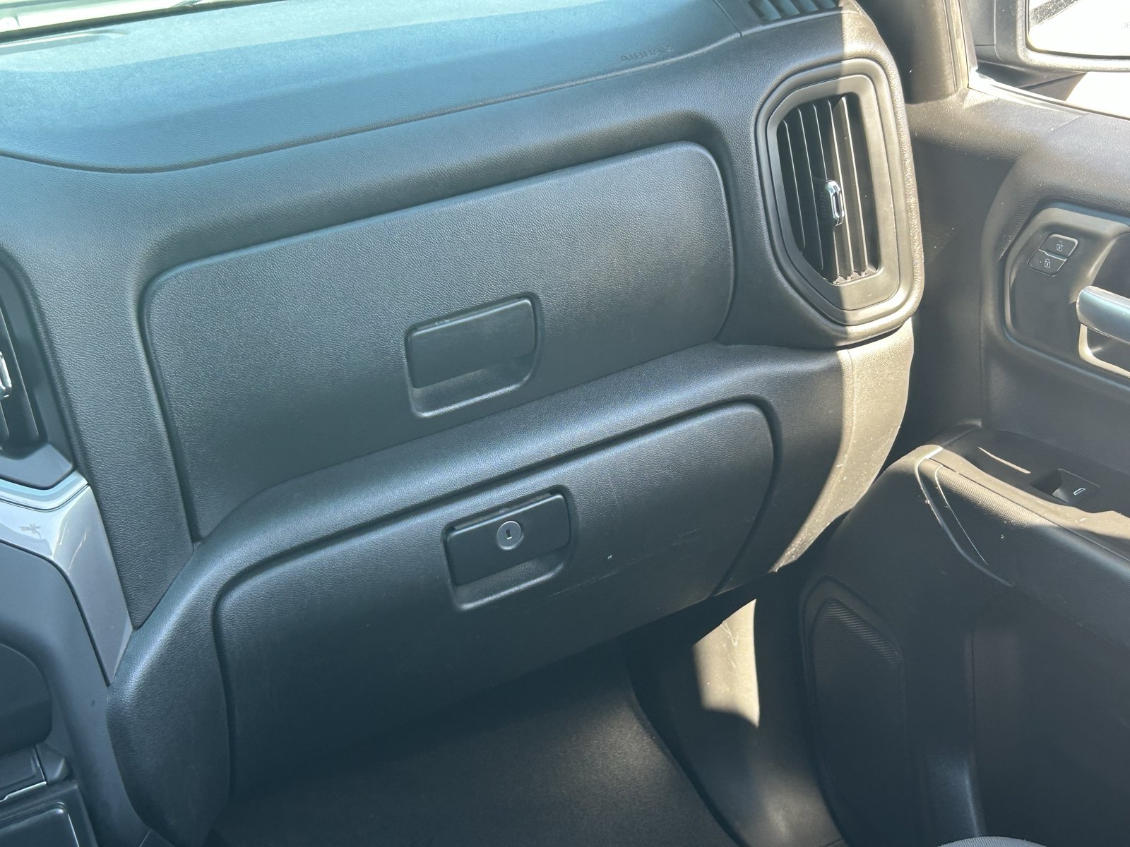 Certified 2022 Chevrolet Silverado 1500 Custom RWD image 17