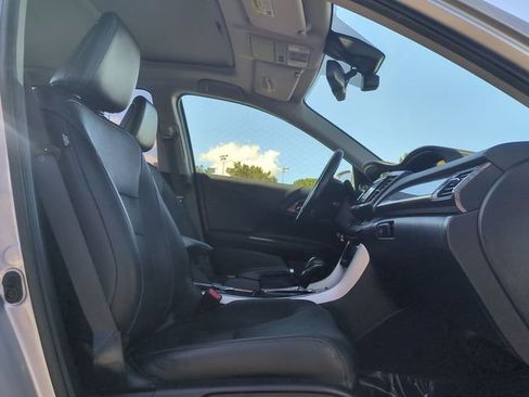 Used 2017 Honda Accord Touring image 44