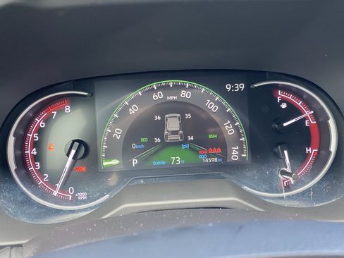 Used 2025 Toyota RAV4 XLE FWD image 27