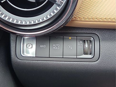 New 2026 Chevrolet Equinox ACTIV w/ Convenience Package III AWD/4WD image 21