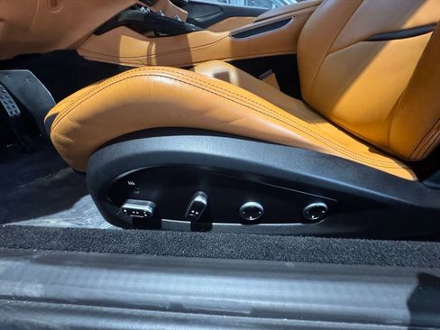 Used 2018 Ferrari GTC4Lusso T image 40