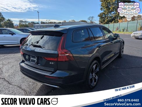 Certified 2024 Volvo V60 B5 Cross Country Plus image 4