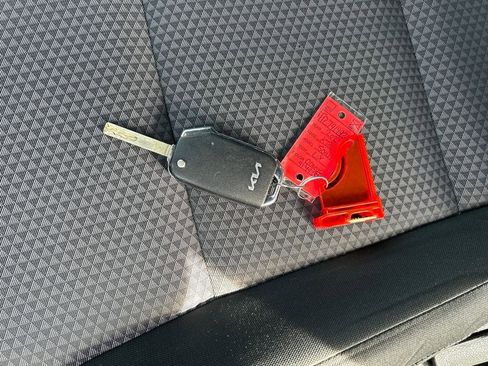 Used 2024 Kia Soul LX w/ Option Group 015 image 32