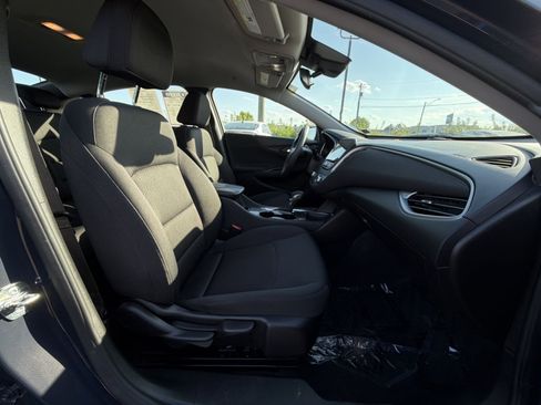 Used 2025 Chevrolet Malibu LT FWD image 23