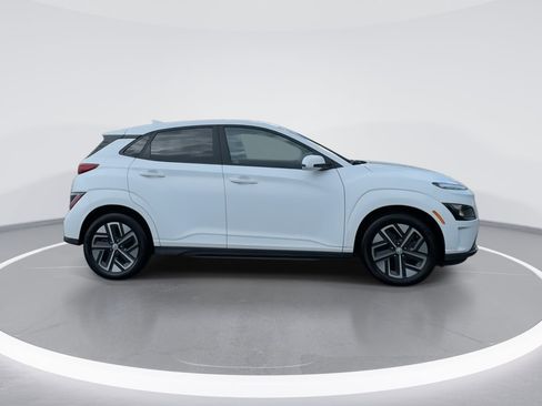 Certified 2022 Hyundai Kona SEL w/ Convenience Package image 8
