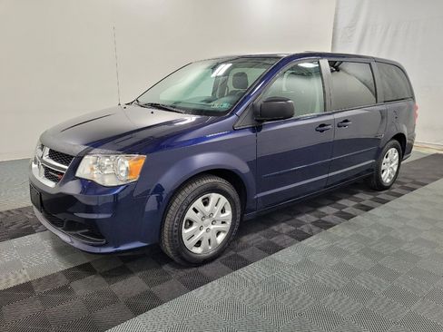 Used 2017 Dodge Grand Caravan SE w/ Power Window Group FWD image 2
