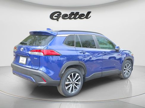 Used 2023 Toyota Corolla Cross XLE image 4