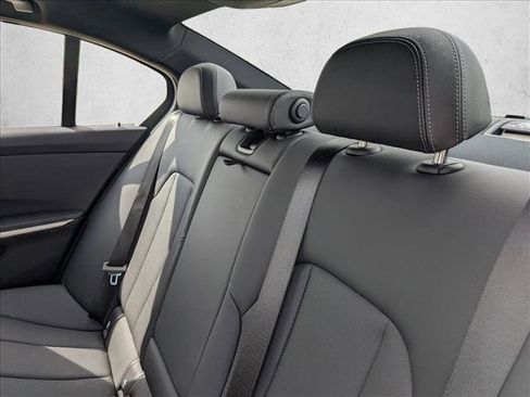 Used 2025 BMW 330i xDrive Sedan image 15