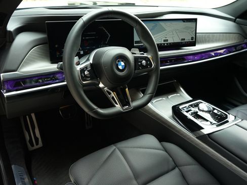 Used 2024 BMW 740i xDrive w/ Premium Package AWD/4WD image 2
