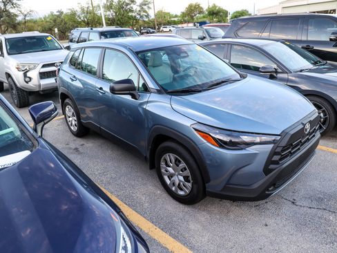 Used 2026 Toyota Corolla Cross L image 7