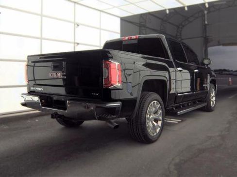 Used 2018 GMC Sierra 1500 SLT AWD/4WD image 4