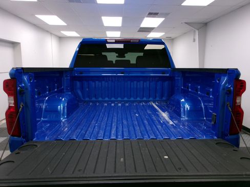 Used 2025 Chevrolet Silverado 1500 LT AWD/4WD image 12