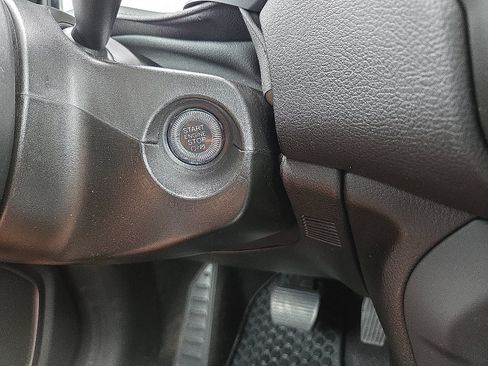 Used 2023 Jeep Renegade Latitude w/ Premium Group AWD/4WD image 21