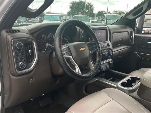Certified 2022 Chevrolet Silverado 2500 LT w/ Convenience Package image 15
