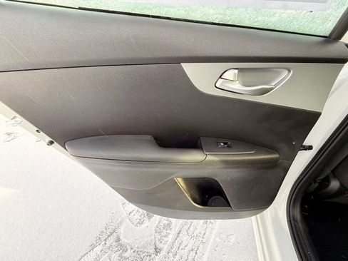 Used 2023 Kia Forte LXS w/ LXS Technology Package image 32