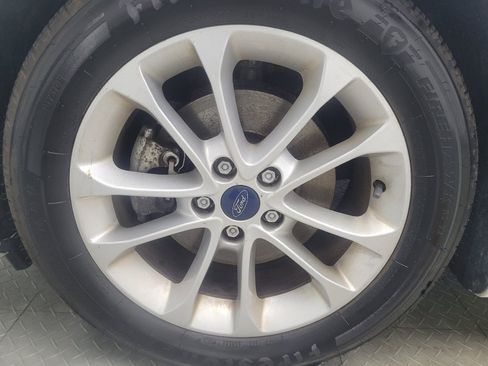 Used 2020 Ford Fusion SE FWD image 31