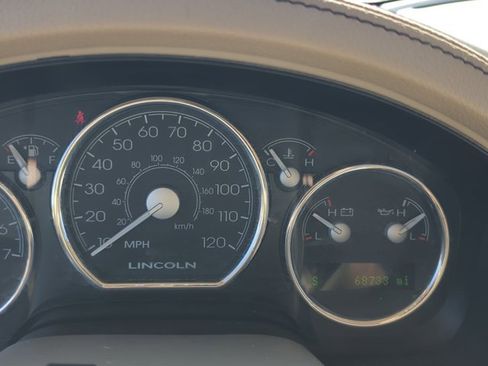 Used 2008 Lincoln Mark LT 4x4 image 6