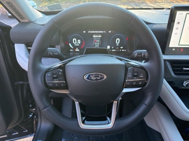 Used 2026 Ford Explorer Platinum w/ LUX Leather Package AWD/4WD image 13