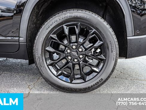 Used 2025 Chevrolet Traverse LT w/ Enhanced Driving Package image 16