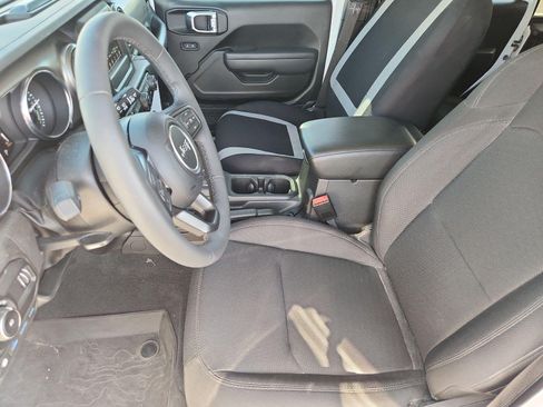 Used 2023 Jeep Wrangler Unlimited AWD/4WD image 18
