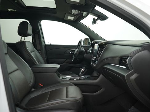 Used 2023 Chevrolet Traverse High Country AWD/4WD image 11