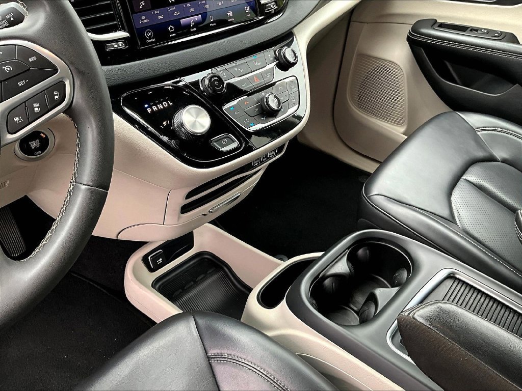 Used 2023 Chrysler Pacifica Touring-L FWD image 20