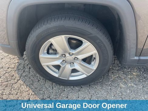 Used 2022 Jeep Compass Latitude w/ Convenience Group AWD/4WD image 11