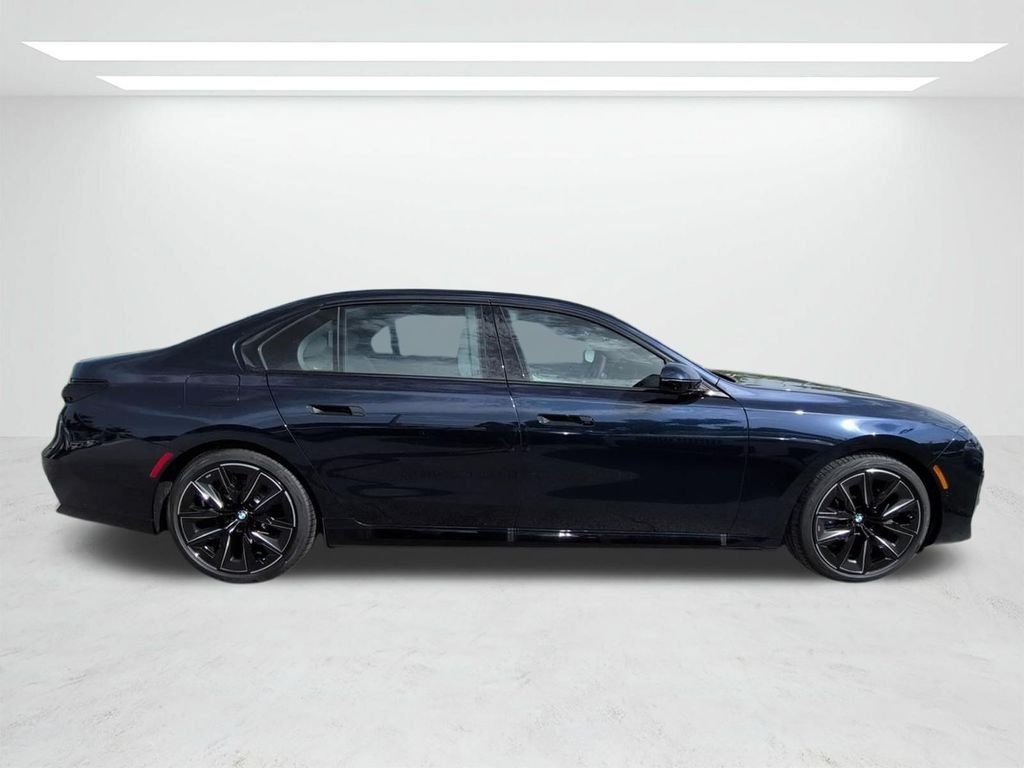 New 2026 BMW i7 xDrive60 AWD/4WD image 3