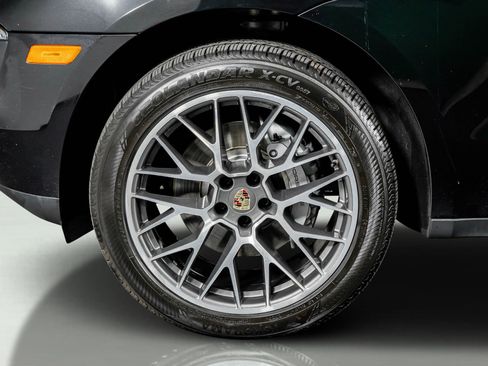 Used 2018 Porsche Macan S image 18