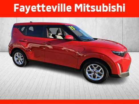 Used 2025 Kia Soul LX w/ LX Technology Package image 1