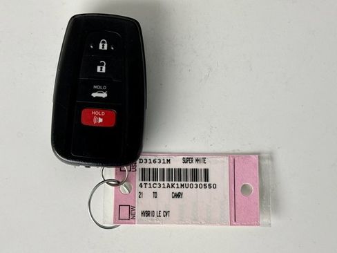 Used 2021 Toyota Camry LE image 19