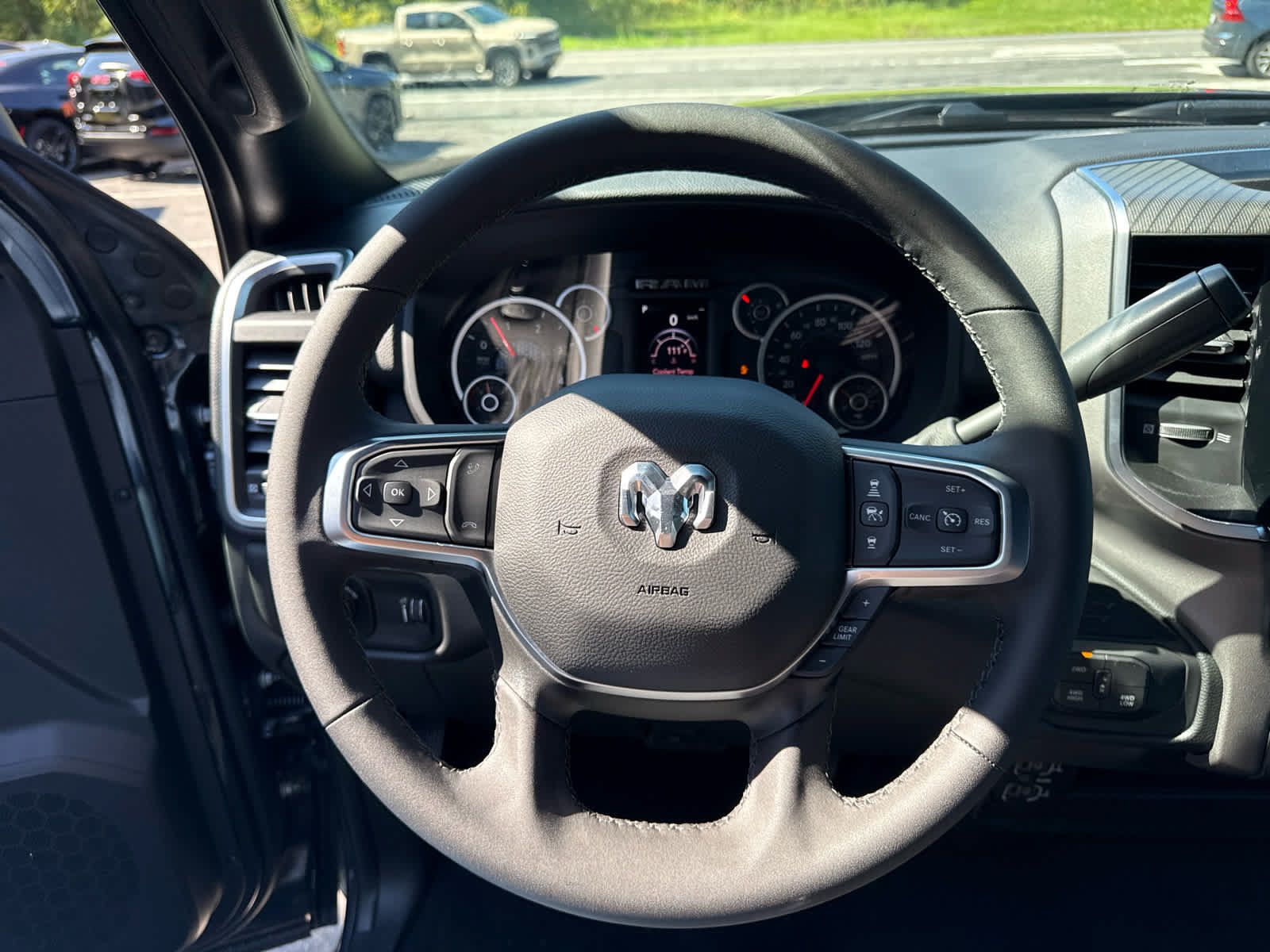 New 2027 RAM 3500 Big Horn AWD/4WD image 17