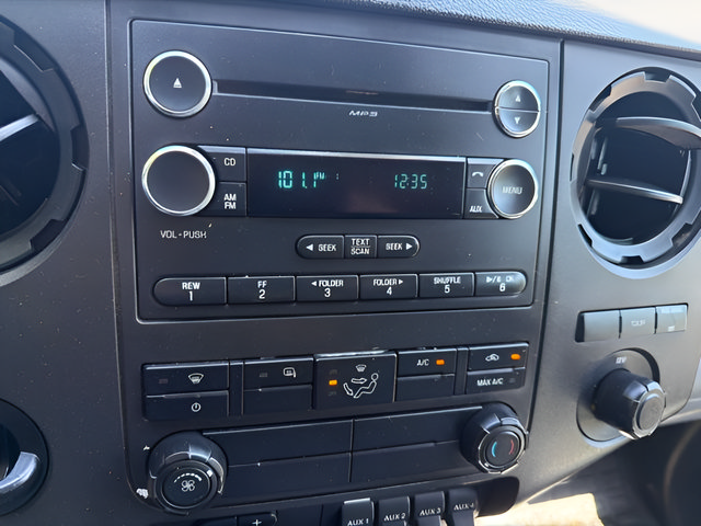 Used 2013 Ford F550 4x4 Regular Cab Super Duty image 15