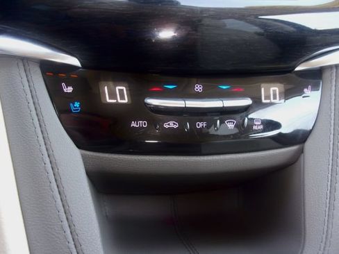 Used 2023 Cadillac XT6 Premium Luxury AWD/4WD image 26
