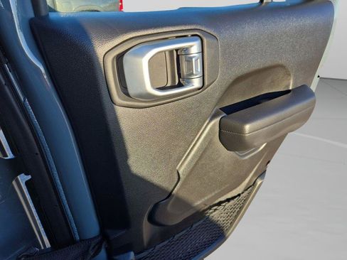 New 2025 Jeep Gladiator Sport image 43